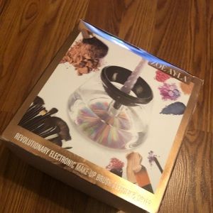 Makeup Brush Cleaner / Dryer